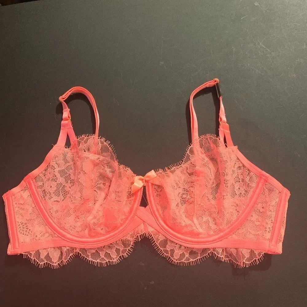 Victoria’s Secret Very Sexy Unlined Demi chantillí lace bra coral
